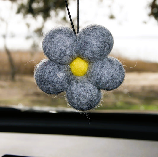 Marbled Light Grey Daisy